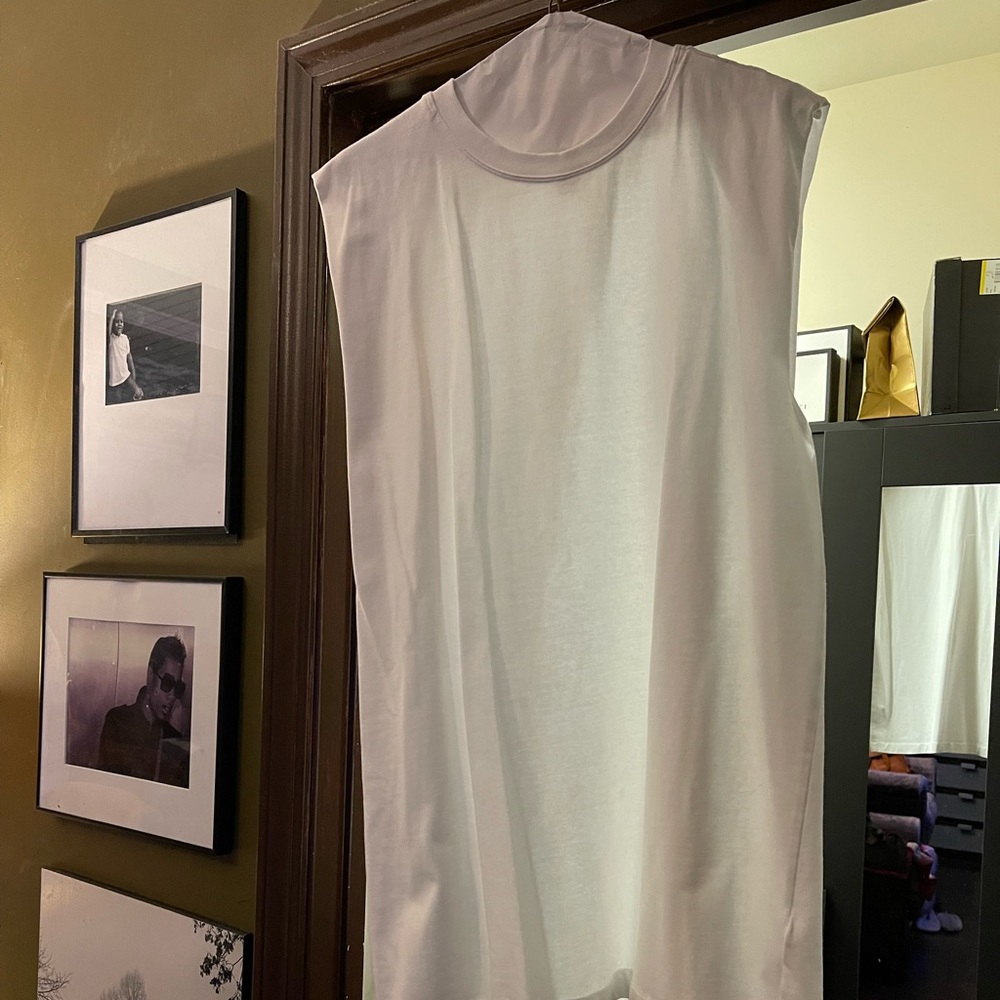 NWOT H&M mini white dress slight raised pads in the shoulder 31 inches length M